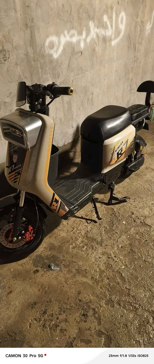 سلام عليكم R7
سلام عليكم.......

دراجه R7مديل ٢٠٢٦

بطاريات دبل ٣٢ امبير ٥بطاريات

شاشه دجتل سرعه ١٢٠ وحقيقي ٨٠

اشاير لد LAD

ملف ٢٠٠٠ حقيقي 

هورن طاط خاف مايعجبك ديد😂

نضام بك وبارك يعني رجوع وبارك وقوف

قفل ستيرن وحمايه من سرقه بيه

بيه بلوتوث تكنك بل تلفون

دسكات وفلنجات امامي خلفي 

بيه شاحنه مال تلفون

ويجي وياه وصل شراء ب اسمي
ماشيه ٢٠٠ كيلو فقط دراجه مخزنه
بيه سويجين وبصمه وكرات شاشه... السعر550٠ وبيه مجال حك جيه... عنوان البصرة المعقل 
الهاتف*********** البصرة, العراق
