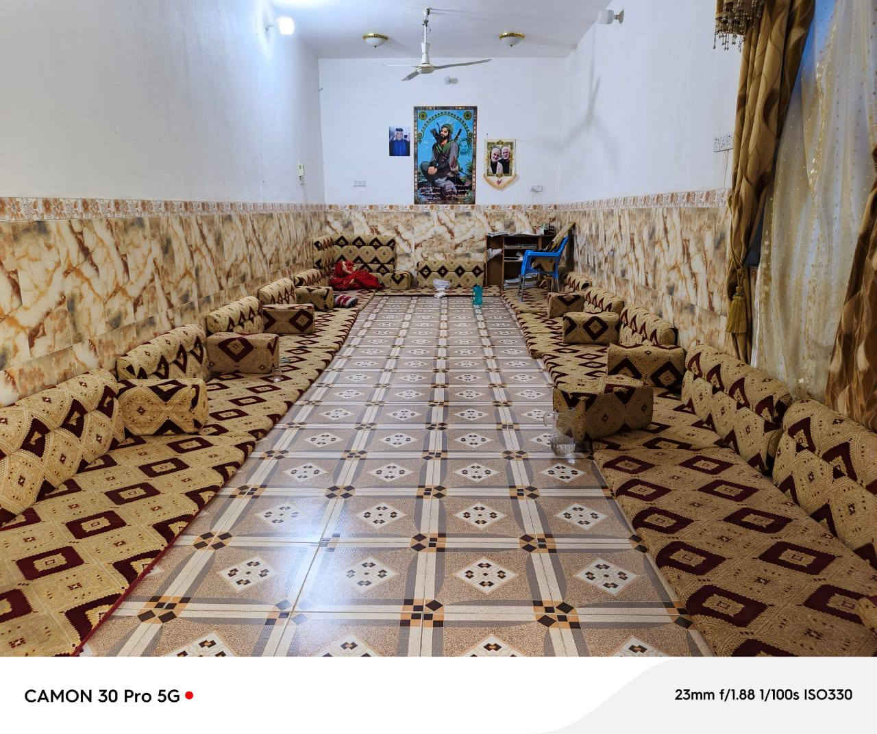 البيت للبيع المساحه 200 متر حي العسكري عل حولي مقابل الحبيب المصطفى ركن
غرف عدد 3  

صاله 9 متر 

مطبخ 5 متر 

استقبال 10 متر 

مع صحيات+ محل

للاتصال ***********
