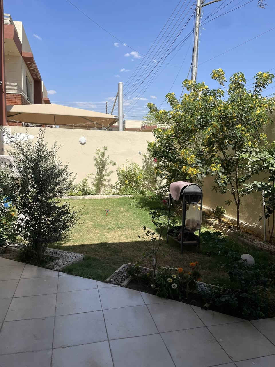 السلام عليكم..
دار للبيع مجمع الزيتون السكني 
٣ غرف نوم 
مع باقي الملحقات 
يباع مع الأثاث 
الدار بحاله جيده جدا 
وجاهز للسكن 
مشمول بالقرض العقاري 
السعر ٤١٠ مليون القرض ١٠٠ 
قابل للتفاوض 
للتواصل ***********

نستقبل عروضكم العقاريه بالبيع والإيجار 
تحياتي 🌹
