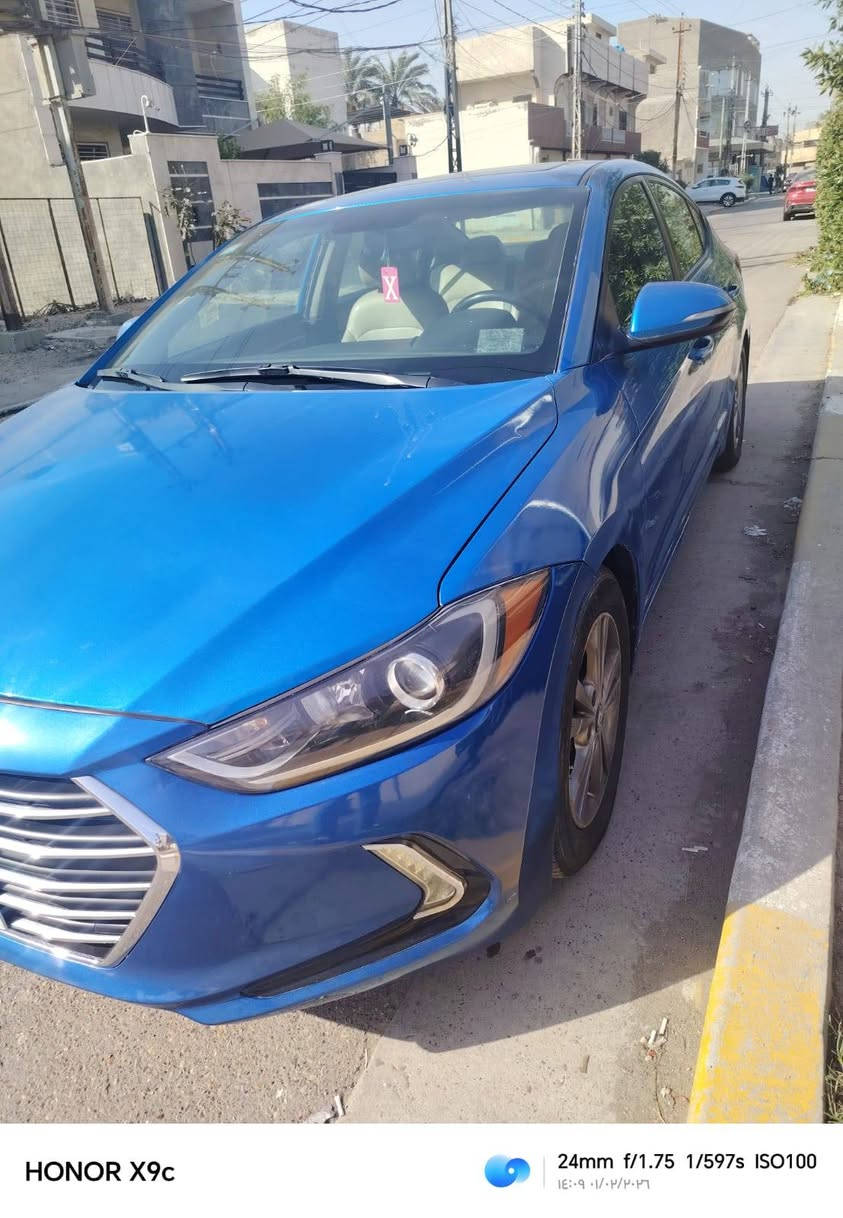 ​🚗 هيونداي النترا 2017 - فول مواصفات (للبيع)
المواصفات والكماليات:
​بصمة (تشغيل وأبواب).
​فتحة سقف شغال.
​الداخل: جلد
​الشاشة: كبيرة مع كاميرا خلفية "دوّارة" (تتحرك مع الستيرن).
​التحكمات: تحكم ستيرن كامل + 3 أنظمة قيادة (Drive Mode).
​الحساسات: حساسات جانبية.
​الحالة الميكانيكية والجاهزية:
​المسافة المقطوعة: 110 ألف ميل (ما يعادل 190 ألف كيلومتر).
​الإطارات: تخم تاير جديد.
​الصدر: مجدد بالكامل (صدر جديد).
​البطارية: جديدة (تم تبديلها مؤخراً).
​ملاحظة: السيارة جاهزة من كل النواحي ولا تحتاج لأي مصاريف.
​الضرر والصبغ:
​حادث أمريكا: قطعتين فقط.
​الصبغ داخل العراق: 3 قطع (تجميلي/تصليح).
​السعر والمعلومات القانونية:
​اللوحات: بغداد، السيارة باسمي والتحويل مباشر.
​السعر المطلوب: 115 ورقة (11,500$) وبيه مجال طيب للشراي.
​📞 للتواصل مع صاحب السيارة:
​رقم الهاتف: ***********
