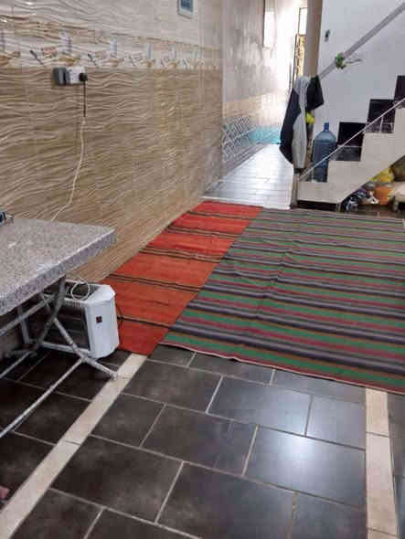 السلا عليكم 
دار للبيع زراعي المساحه 100 متر واجه 5 نزال 20 في الزعفرانيه دور الصحه 
يحتوي على ستقبال + غرفه نوم + صاله + مطبخ معزول +صغير + بيتونه + طرمه خارجيه وصحيات كذالك بيه صحيات داخليه 
البيت بناء 2020 
كامل من ڪُݪشي كاشي وسيراميك درجه اولى 
سعر البيت 65 وبيه مجال للشراي 
تواصل واتساب وخط ***********
