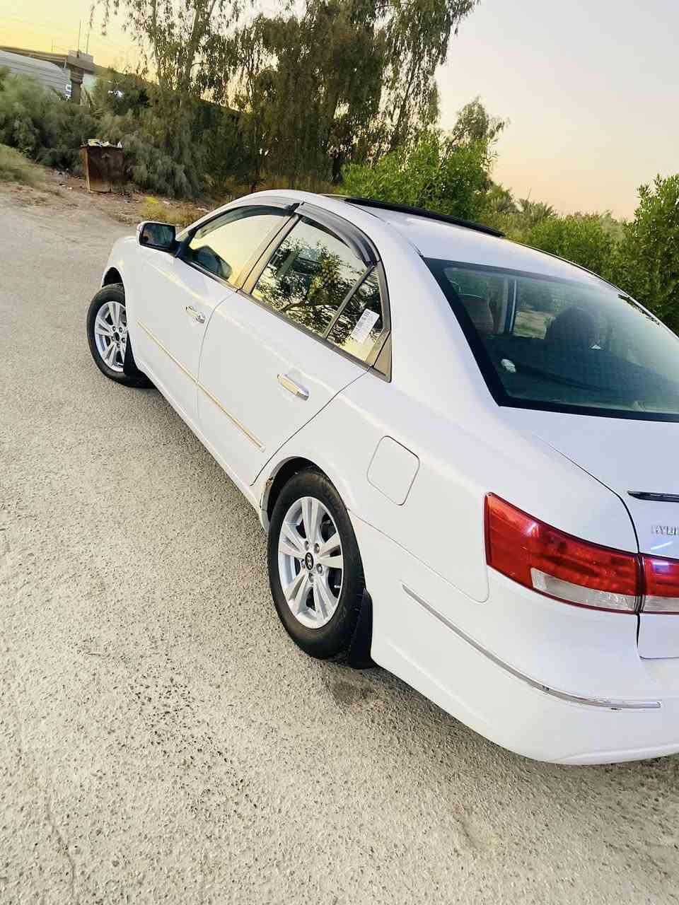 سوناتا (2011)خليجي ضررها جاملغ امامي صبغ ومرجعينه نفسه  من جهه الصدر و الباب مابي اي حادث بس مفتوح ومرجعينه نفسه  علمود الجاملغ مكينه (2400) مكينه كير صدر كله جديد  وضايفيلها منضومه غاز وبانزين يعني الشغلتين شغالات خلص بانزين تحول غاز خلص غاز تحول بانزين كلهن شغالات 
السعر (140)
الرقم: ‭0790 160 1172‬
الرقم كورك: ‭0751 667 2947‬
