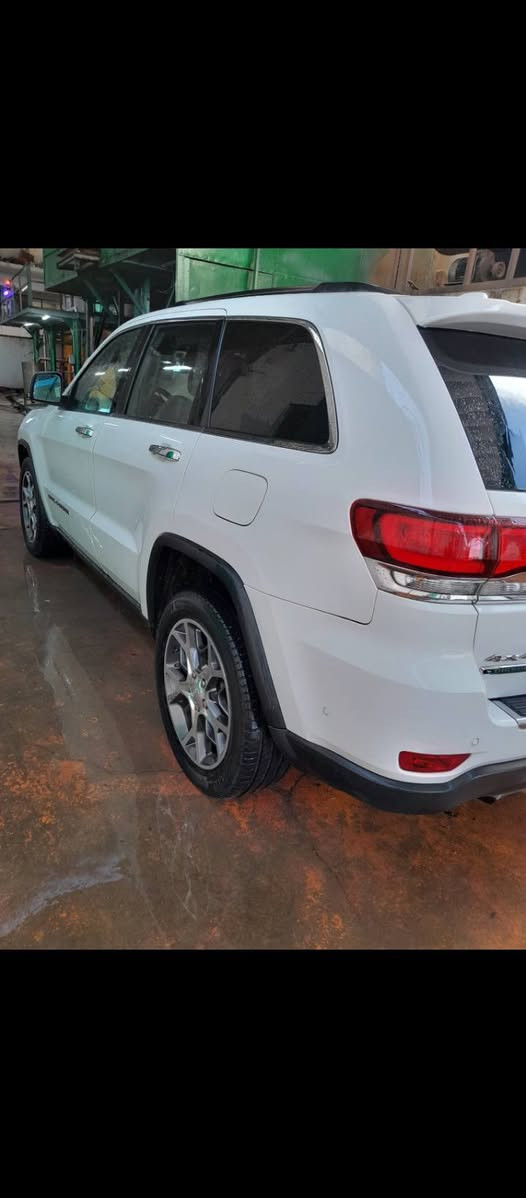 سياره جيب لاريدو لمتت وارد ياباني محور شركه 6سلندر كاز سعر 225ورقه  ***********
