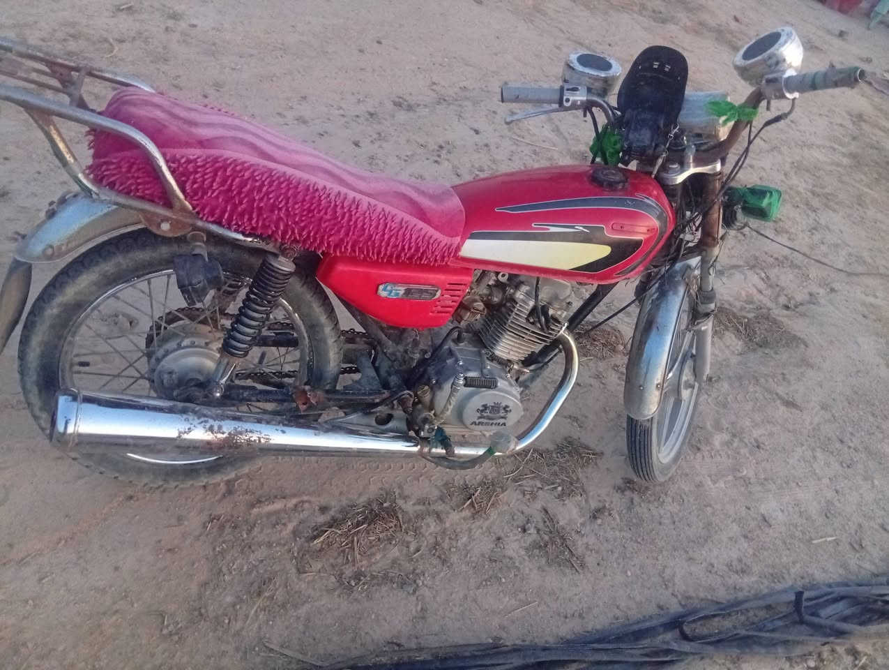 السلام عليكم دراجه موديل 20 كلك كلك  البيع السعر 380وبيه مجال  دراجه نضيفه وكله شغاله 
المكان طريق نجف كربلاء 
***********
