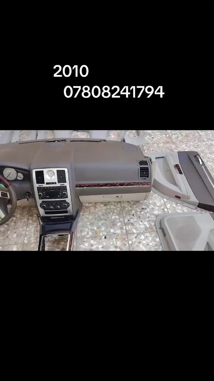 السلام عليكم
دواخل غرفة اوباما 2010 صاج بيجي مع دشبول كامل مع بطاين 4 مع حصان بالنص وعظمات كاملات وحزامات 5 قطع الغرفة نقصها فقط كشنات السعر 750 وبيها مجال
العنوان ميسان رقم الهاتف ***********
