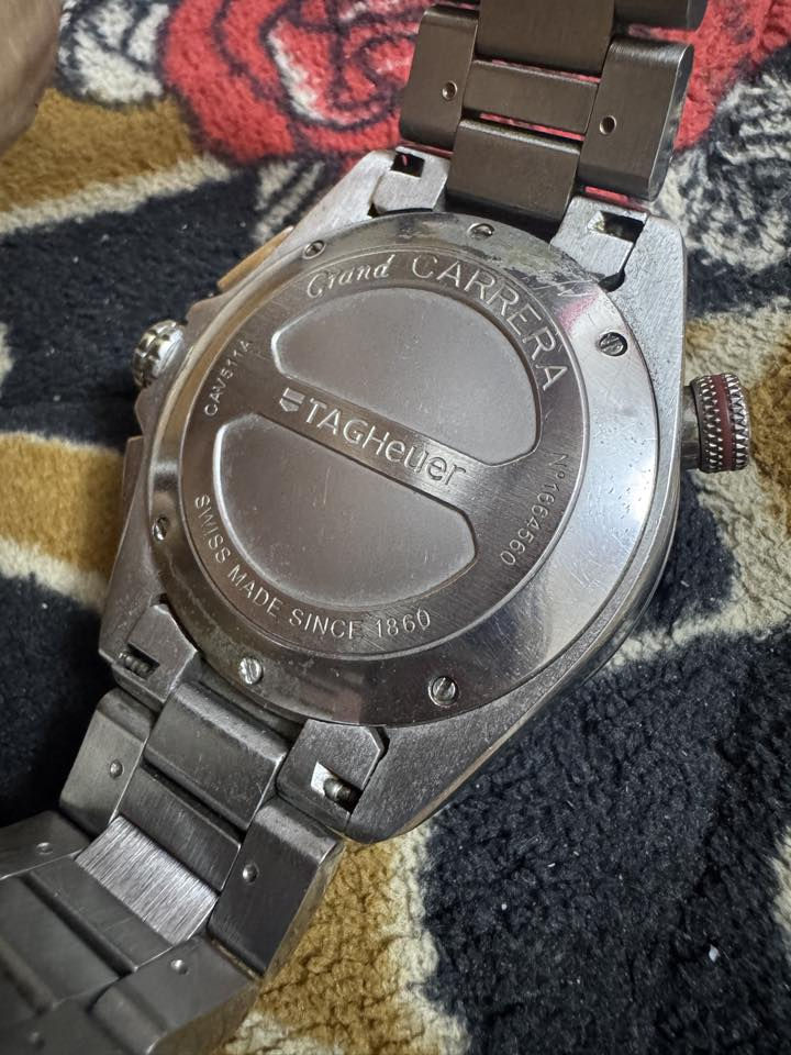سلام عليكم
للبيع ساعة كلاسيك TAGHEUER اصلي 43ملم مستخدمه قليل بدون ملحقات 

سعرها 300 دولار او 360 الف قفل 

تواصل ***********
