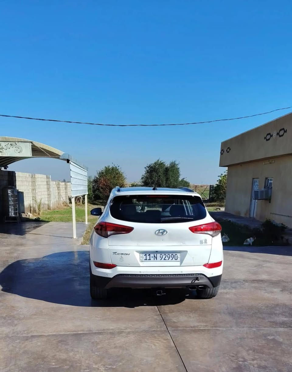 سيارة توسان فول مواصفات وارد كندي محرك  1500تيربو   2017 رقم بغدادالحادث حسب السونار  
السعر 165وبيه مجال للشراي المكان بغداد التاجي ***********
