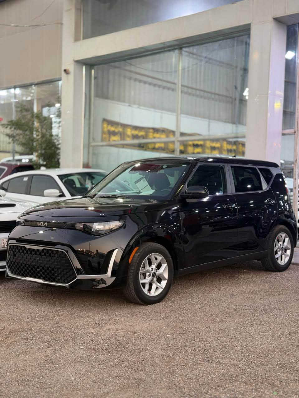 ﷽
‎🚗 كيا سول موديل 2024  للبيع 🚗
فئه S
‎حداث كما موضح بل صور💯‼️‼️
مواصفات 
✅ Apple CarPlay

‎✅ شاشة لمس

‎✅ كامرة خلفية

‎✅ كشنات كهرباء

‎✅ مرايا كهرباء

‎✅ جامات كهرباء

‎✅ مثبت سرعة

‎✅ تحكم بالدركسون

‎✅ بلوتوث + USB

‎✅ تكييف ثلج ❄️

‎✅ نظام ECO لتوفير الوقود

✅ ABS + ESP

‎✅ وسائد هوائية متعددة

‎✅ إنارة LED
كشنات كهربائيه

‎✨ لون أسود

‎✨ اقتصادية بالوقود

‎✨ داخلية نظيفة جداً

‎✨ جاهزة للاستخدام

‎📍 الموقع البصره

📞***********

‎💰 لايك 👍 وتعليق 💬 يوصلك السعر مباشر

‎اللهم بارك لصاحب النصيب
