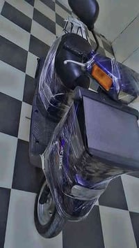 ماطور ياماها للبيع عيب ما ابي سعره 400 شراي خلي يخابر على 07781715896