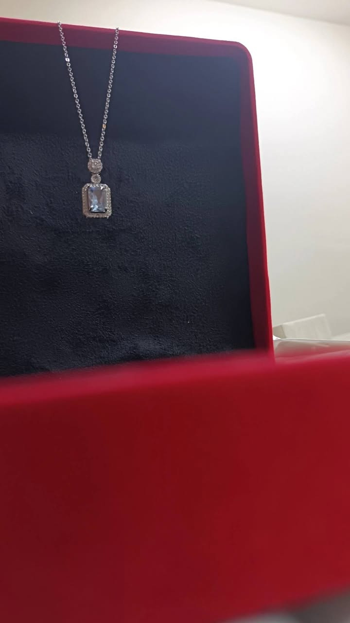 قلاده ناعمة شنو تتقعون سعرهه 🤔🐬


**إذا كنت صاحب هذا الإعلان وتريد حذفه لأي سبب، رجاءا أرسل رسالة إلى الدعم الفني**