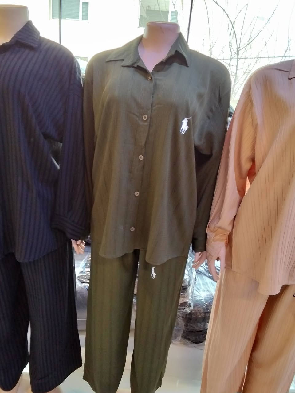 تنزيلات تنزيلات سوت نسائي بهاري  سعر 10,000الف دينار العنوان خانقين شارع المصرف مجمع حبيب مول أزياء حمزه


**إذا كنت صاحب هذا الإعلان وتريد حذفه لأي سبب، رجاءا أرسل رسالة إلى الدعم الفني**