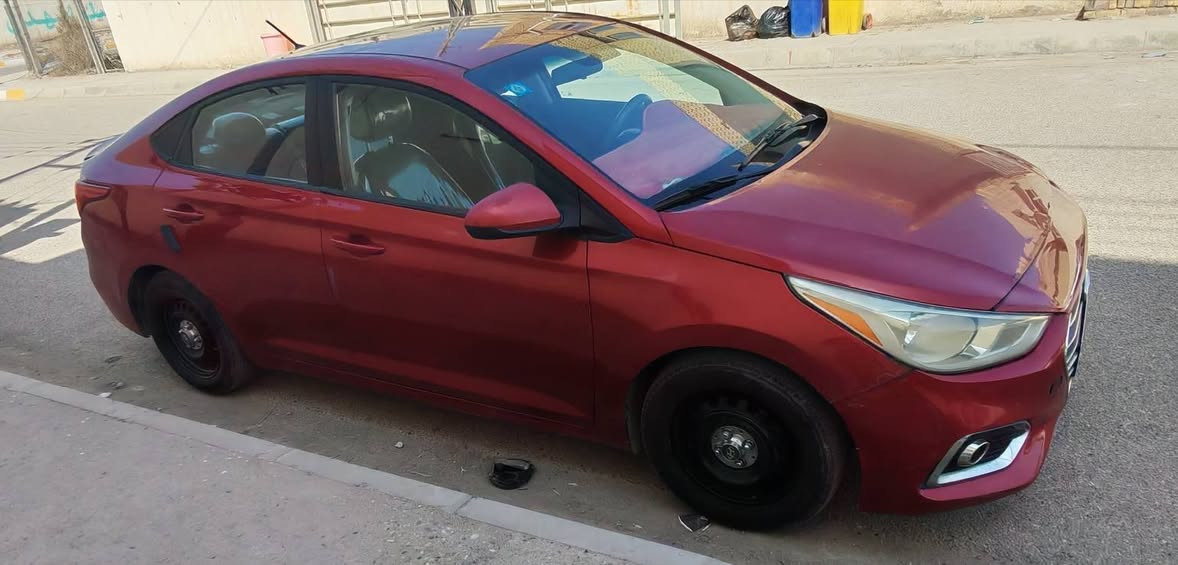 السلام عليكم
اكسنت 19 امريكي بيها تبديل 3 قطع جاملغين وبنيد واصل لغد ابيع حزام ، رقم انكليزي وهزه جديده تريد وكاله تريد تحويل بكيفك،مكينه وكير شرط الفحص 
تبريد كلش حلو ، تايرات جدد، حداديه 80℅
دواخل السياره كلش حلوه شاشه كامرا بلاد 
السعر 88 مكاني الناصريه مجمع تينا
الشراي يتصل فقط *********** يتوفر واتساب، اعتذر عن المراوس
