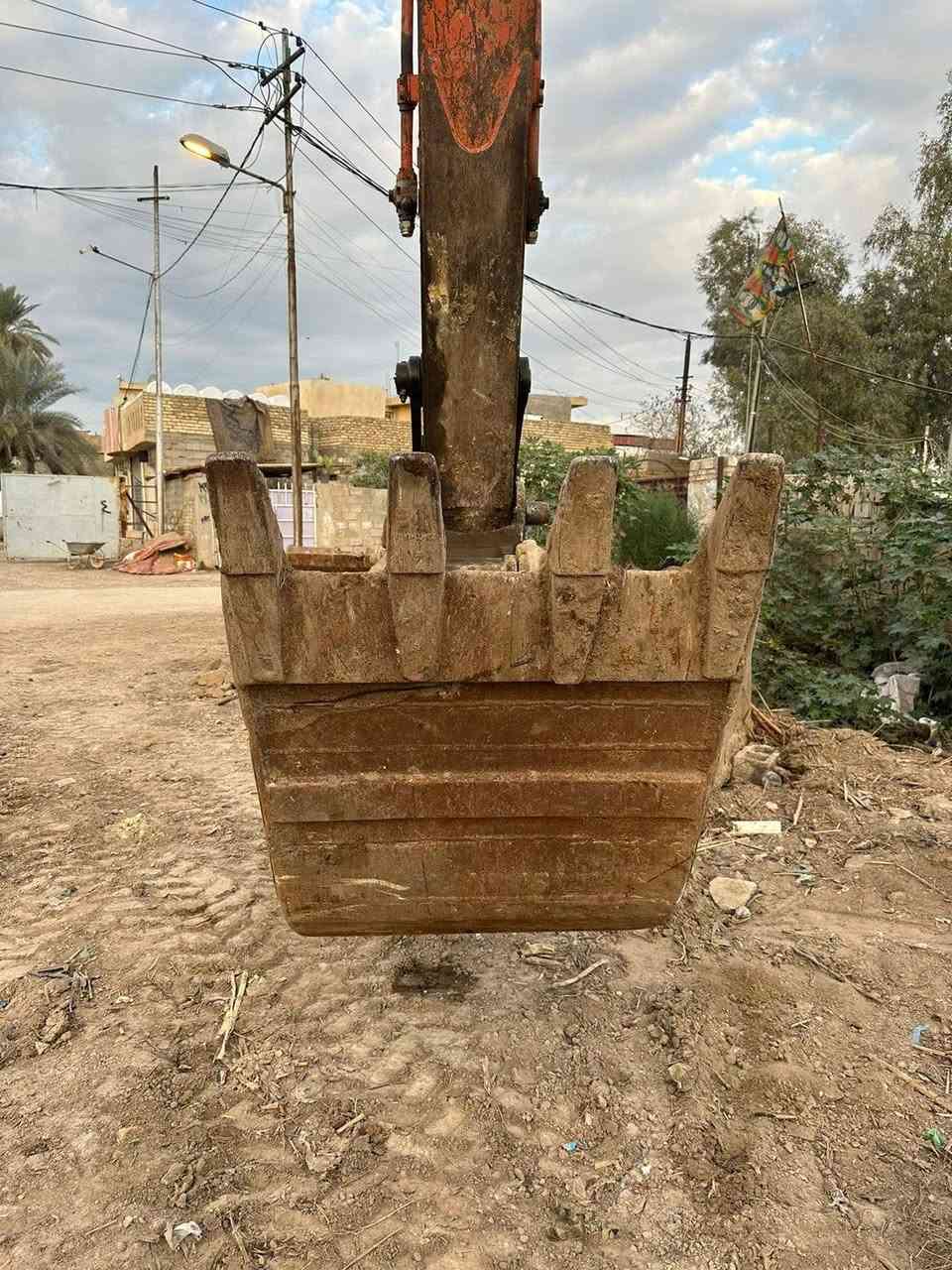 سلام عليكم 
كيلة حفاره  حجرية متر 100 
بيم 80  
سعر 6 اوراق 
***********
