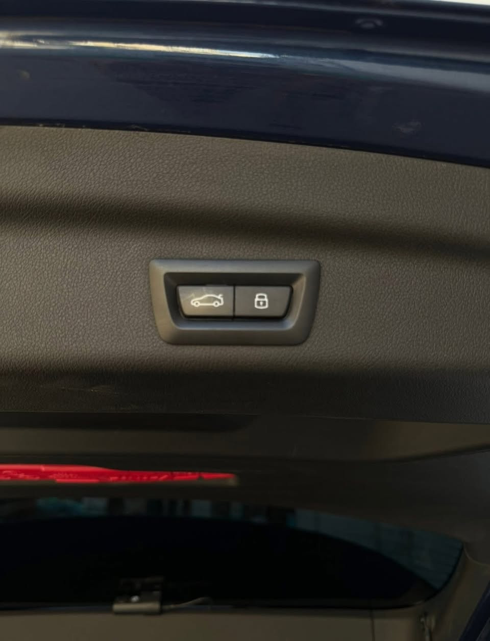 BMW 220i        سلام عليكم 
مراوس   T2  فقط
موديل : 2023 رقم اربيل الدولي الجديد تحويل مباشر 
مكينه : 20 تيربو 4 سلندر 
ماشية : 39 الف كيلو 
وارد الماني وياها كرت الضمان 
بيها صبغ  باب الصدر وجاملغ امامي مبدل نفس اللون 
صور سونر مرفقة بالمنشور 

فوووووول مواصفات : 
فتحة سقف بانوراما 
داتو شو 
سستم سماعات هارمان كاردون 
شاشات متصله كار بلي 
رادارات محيطية 
كامرات محيطية 
كامرات المانيه امامية خلفيه تسجيل 
كشنات مساج 
كشنات تدفئة وتبريد وخزن وستيرن تدفئة
شحن موبايل واير لس 
صندوق كهرباء 
وبعد بيها هواي مواصفات مذاكرهن 

مكان السيارة بغداد  
السعر 275 ورقة وبيها مجال 
للاتصال / ***********
