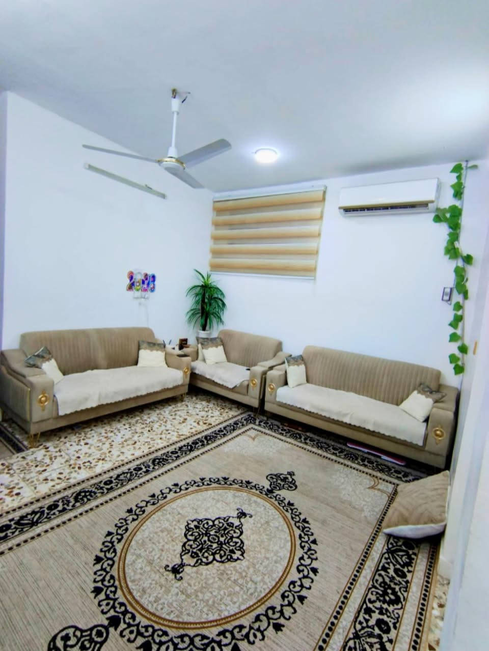 🔸دار سكن للبيع (بيع سريع) 
مطلوب لصندوق الإسكان 30 مليون 
🔹التسديد الشهري 225 الف 
🔸حي الحضارة على شارع 20 متر مقابل ساحة 
🔸المساحة 110 متر  طابقين 
واجهة البيت 5.5 *20 
🔸الاول استقبال ومطبخ وصالة وغرفة نوم ومدخل الارضية كاشي 
🔸الطابق الثاني 2 نوم نظام سويت الارضية بورسلاين 
———-للاستفسار مراجعة مكتب الضياءين للعقار او الاتصال على الرقم ***********
