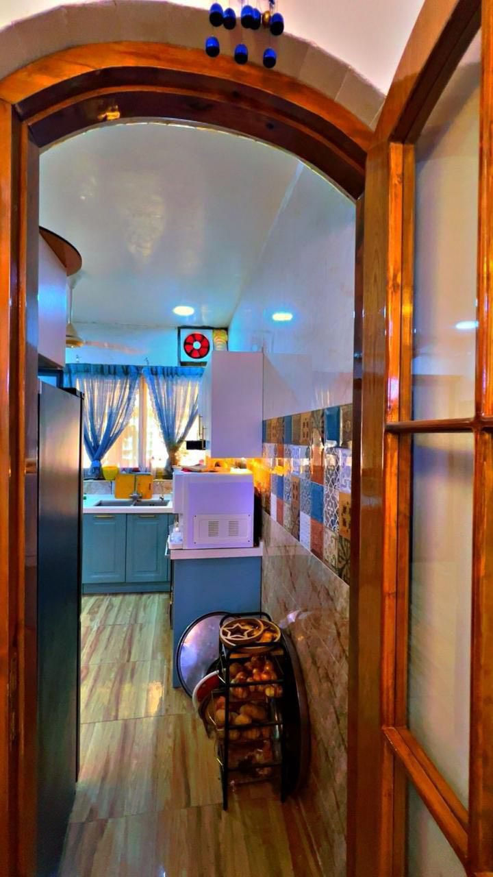 🏡 بيت للبيع / طابو زراعي / سند 25
📍 الموقع: الدورة — كفاءات الصحة
📐 المساحة: 100متر
واقع حال 108 متر
الطابق الاول يحتوي على كراج + حديقة صغيرة 
مدخلين للبيت 
مطبخ 
استقبال 
هول داخلي / الي يحب يقسمه غرفه تصير جوة
صحيات / ترك سيراميك / يصلح مطبخ حار
علما يحتوي على غرفة نوم واحدة في الطابق الثاني وبي مجال بناء غرفتين  
📏 الواجهة: 7 ونص متر
🏠 طابق ونص
🧱 بناء حديث
💰 السعر: 130 مليون / قابل للتفاوض

 للاستفسار 
واتساب
‏‪***********‬‏
