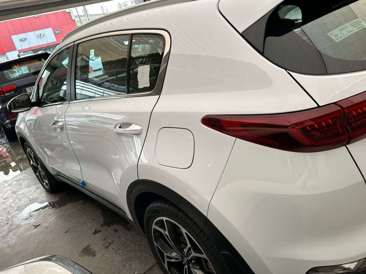 تحيه طيبه الاخوه الأعزاء سبورتج ٢١ جيتي لاين جديده جدا فول موصفات بصمه بنراما صندوق كهرباء كشنات جلد كهرباء السياره مكفوله كفاله عامه من الصبغ والضربه والتبديل والبارد
ماشيه ٣٨ اللف كيلو رقم بغداد الجديد ابسمي محرك ٢٠٠٠ دوش 
مكانها بغداد العامريه اوالبياع 
السعر 219 قفل 
***********
