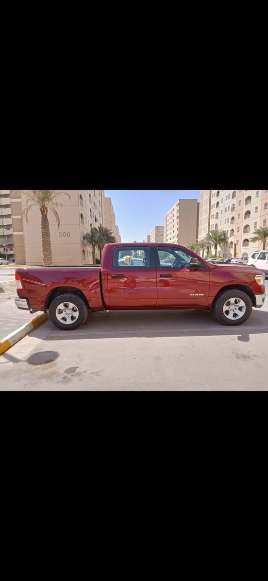 السلام عليكم
رام للبيع 

موديل 23 بك هورن 
رقم بغداد 
باب طويل بدي كصير 
تشغيل عن بعد 
6 سلندر.
4×4 
حادث بنيد
‎0772 379 3375
السعر  250
