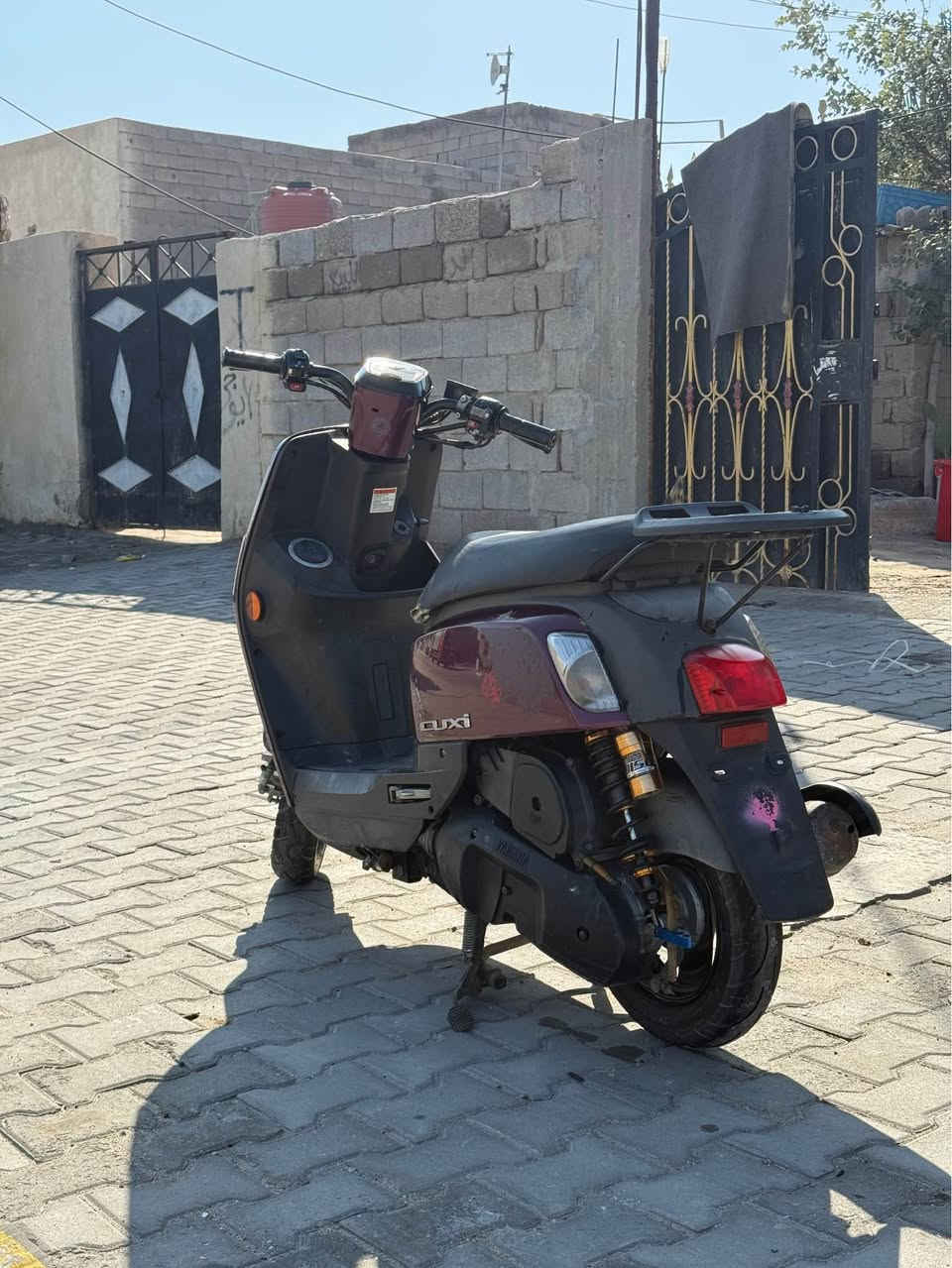 سلام عليكم 
دراجه ماكس بوليس مسطره كرزي ختم واحد وي المحرك
دراجه خير من الله ع إيدي دراجه ربع ما تذب عليها 
كلشي شغال بيها للأخير 
مكاني طوبه والنخيله قرب المدارس وأقرب نقطه داله تقاطع الكزيزه 
السعر 950 وبيها مجال حك الجيه لمو شراي لا يكسر بالسعر 
رقمي *********** 
أو مرواس ماكس مضلع لان رغبتي مضلع اما قديم نوزل او حديث رمبه كون ختم واحد وانه خادم الكم البصرة, العراق

