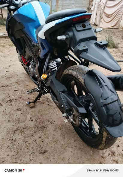 السلام عليكم
بنلي  200 s  للبيع 
مكان صلاح الدين بلد
سعرهه ٢١٠٠ 
اوراق وكمرك 
***********
