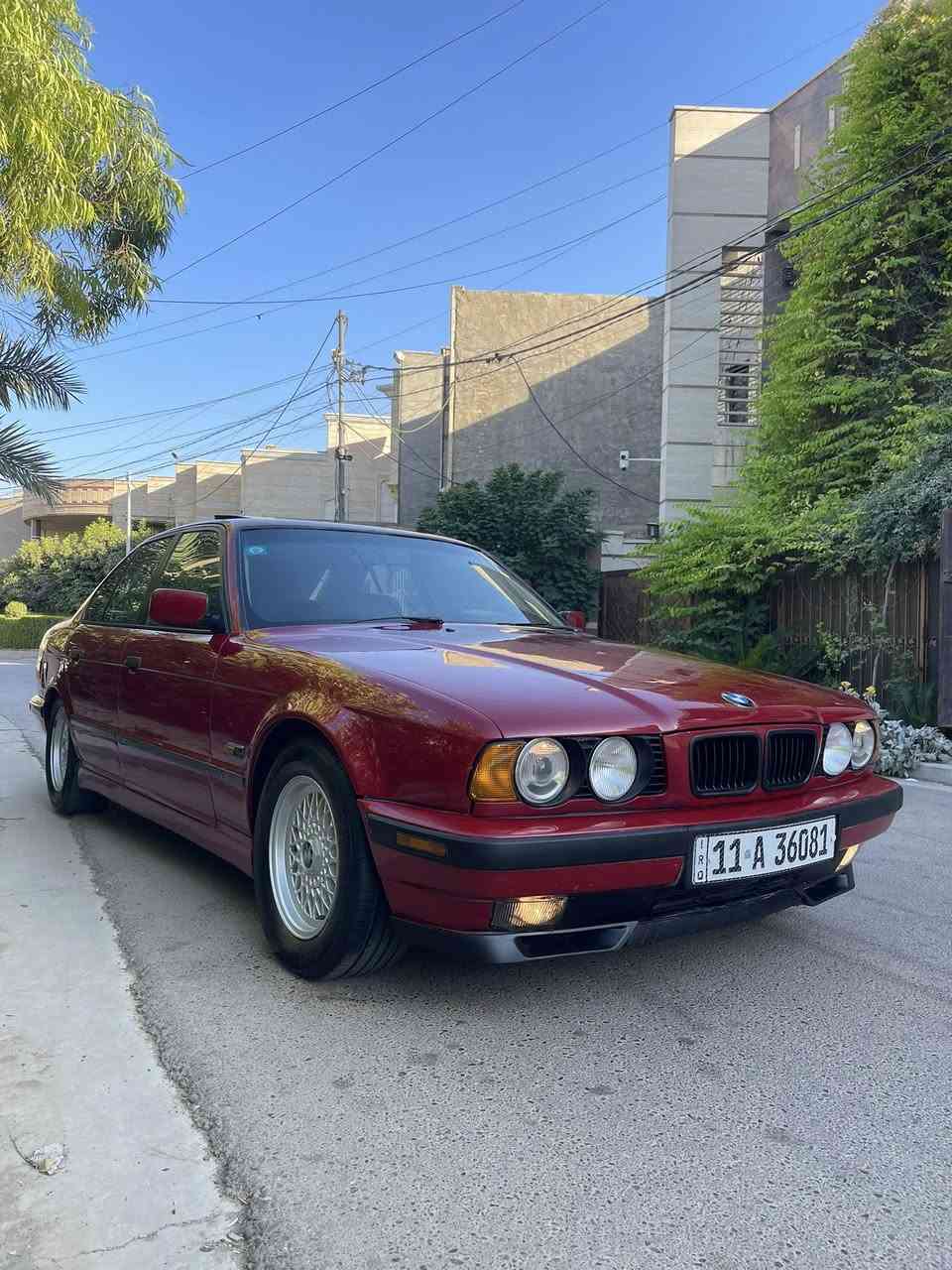 للبيع فقط 
525 مسكر عدله كير اوتو موديل ٩١ فول مواصفات 
بجم عريض 
سلايد وشغال كل الوضعيات 
داخل جلد وصاج اسود وداخلها لوك 
دبل ايرباك 
برده خلفيه سحب اصليه 
ويل خليه وتخم تاير جديد 
صدر امامي خلفي جديد طستها تخبل 
كير ومكينه لوك ١٠٠/١٠٠ 
صبغ عام جماليه بدون حادث 
كهربائيات كلها شغاله 
رقم بغداد تحويل ثاني يوم 
السعر ٦٨ وبيها مجال بسيط جدا 
مكاني بغداد السيديه 
*********** 
الشراي يتصل
