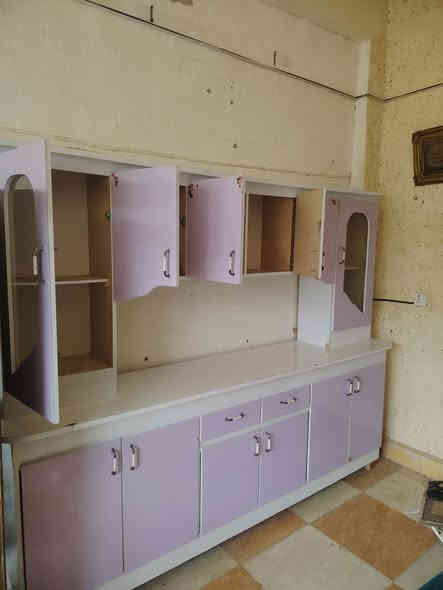 سلام عليكم اليوم جبتلكم كاونتر قطعتين  مفول  خشب درجه اولئ ثقيل كاونتر تكمه تفصال القياس مترين 40     السعر 180 الف  بي مجال .  مكاني أسرئ مفقودين قرب صيدليه جواهر  ***********
