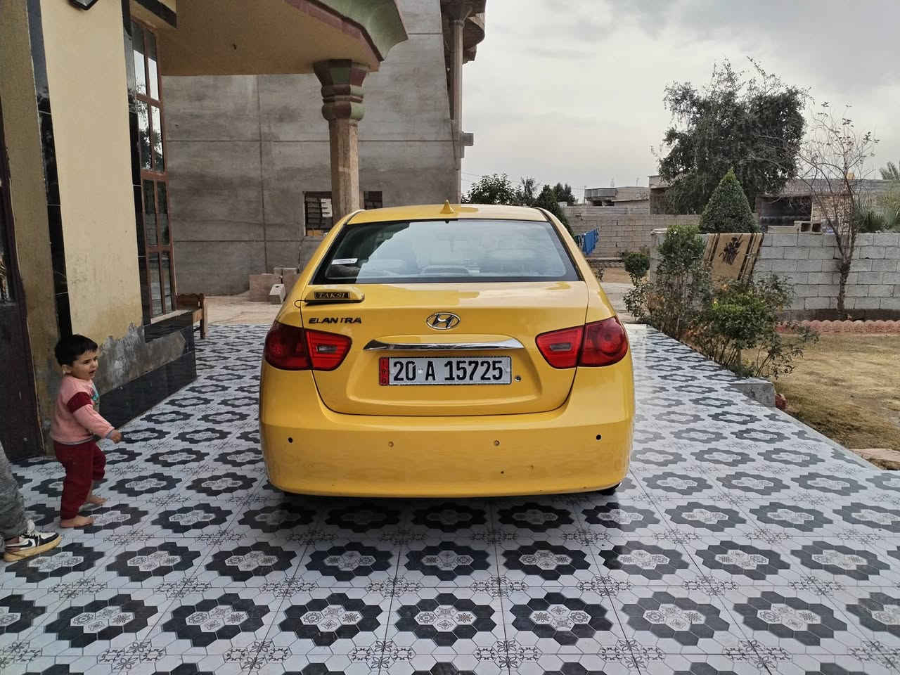 السلام عليكم
للبيع فقط 
أنترا موديل,10
الضرر بنيد وجاملغ تبديل بدون دواخل شرط 
تخم تاير صدر 60 بلميه تبريد شرط 
سياره احله من الصور 
مكاني ديالى 
سعره 95 بيه مجال بسيط 
للأسفسار ***********
