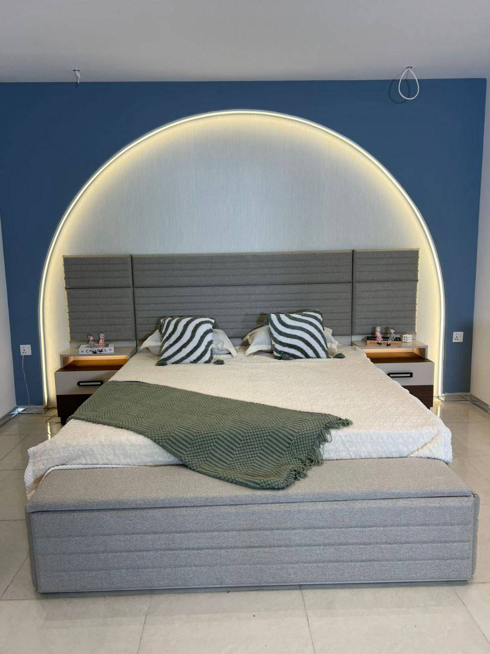 السلام عليكم 
غرف نوم 10 قطع لندا
 عشر قطع
سرير جك 
قياس كنتور340 سم
ارتفاع سري135 سم
دور+ زاوية ملابس
انارة  كومديان
شازلون 1.80
 سرير 1.80❌ 200

السعر مليون 500  الف 

توصيل بغداد مجانا 
اطراف بغداد 20 الف 
محافظات 100 الف
للتواصل تفضلوا خاص


**إذا كنت صاحب هذا الإعلان وتريد حذفه لأي سبب، رجاءا أرسل رسالة إلى الدعم الفني**