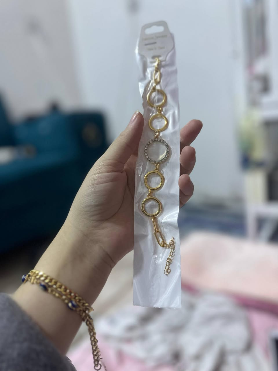 اي قطعه داخل صوره الف دينار
توصيل موجود داخل سبع البور 
رقم*********** او خاص
