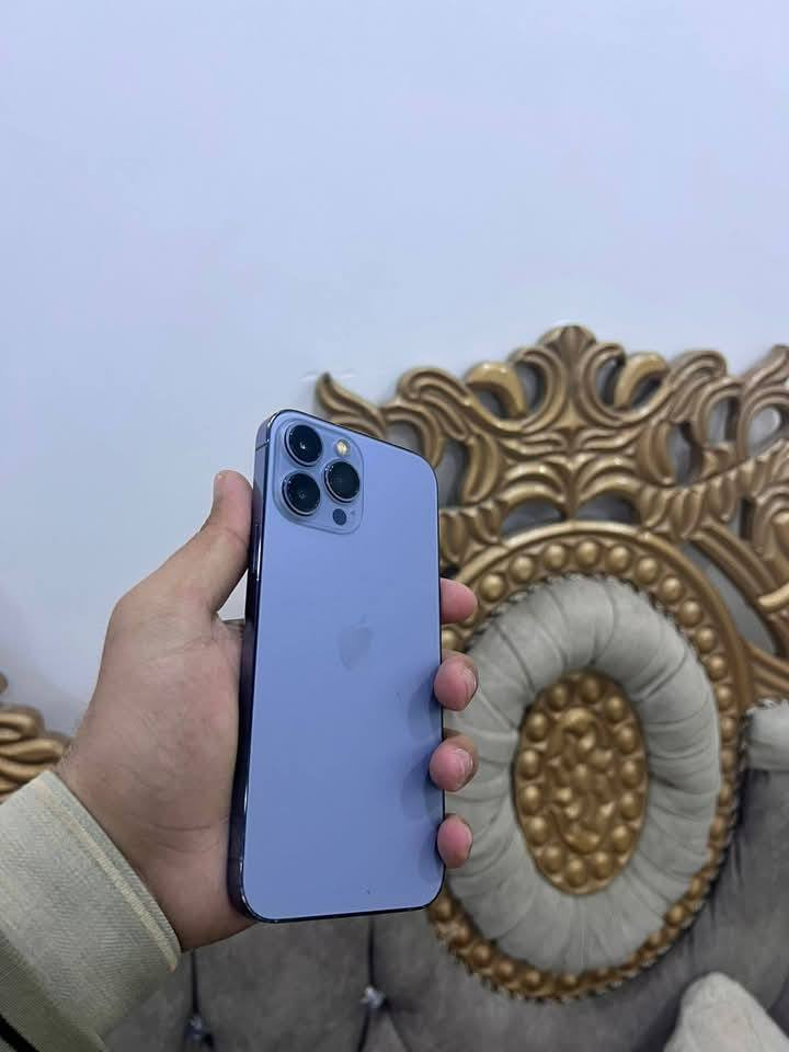 ايفون13برو ماكس
ذاكرة128/🔋90

شرط الفحص

كلو شغال ونضيف

سعر650بالف بي مجال 
الموقع موصل حي الانتصار
***********
فقط الواتساب شغال
