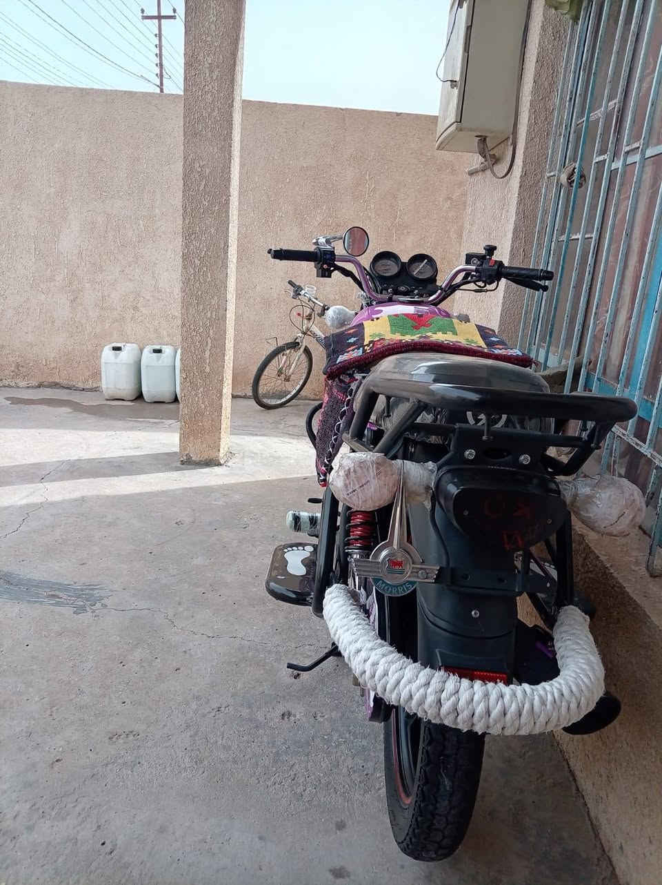 سلام عليكم دراجه دايون 2023طالعه من المعرض 2024دارجه بعدهي جديده واي نقص مابيه كامله من كل شي و رقم و سنويه جاهزه مكفوله كفاله عامه بعده على وضع المعرض سعر 3100 وبيه مجال  مكان كربلاء تواصل ***********
