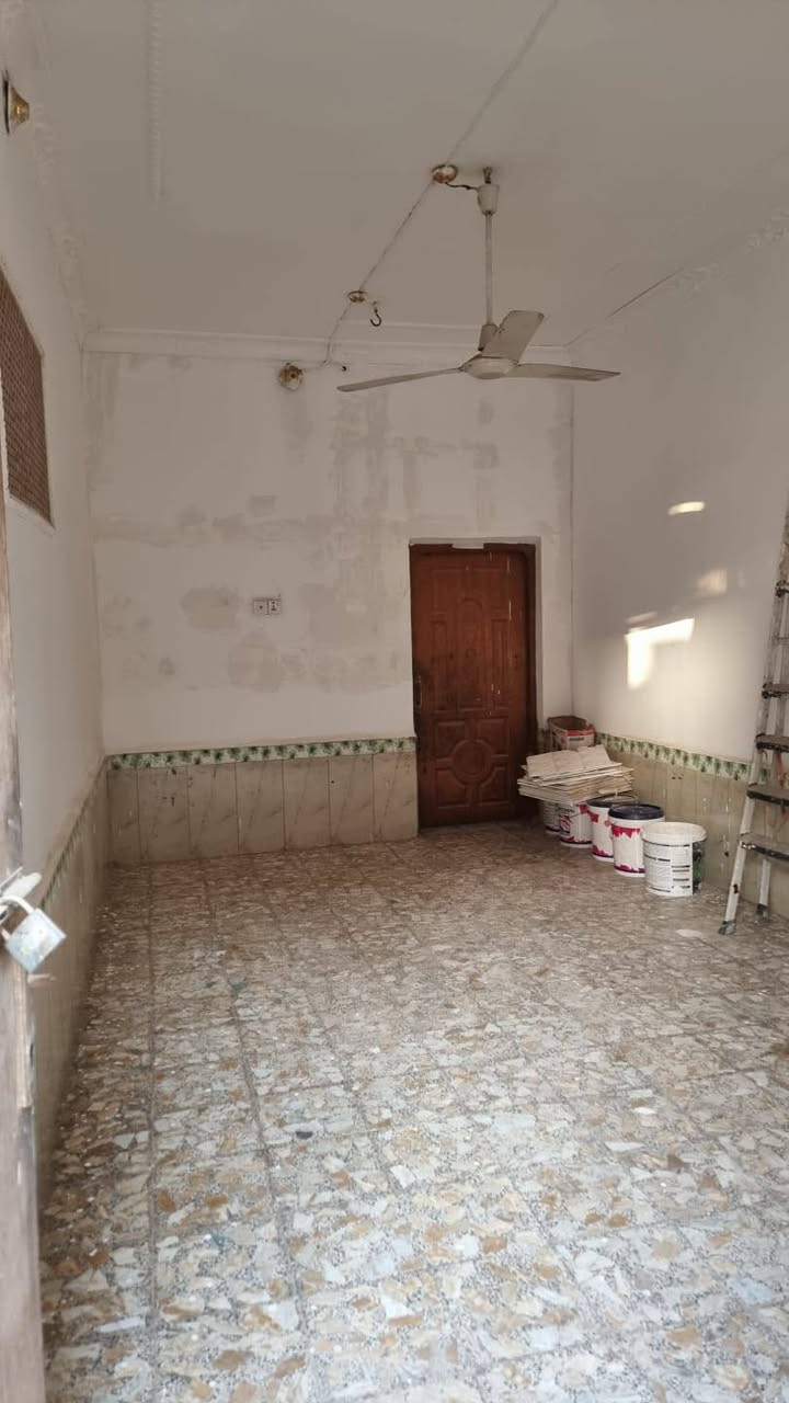 بيت 100 متر على شارعين تبليط
العنوان الشطرة الفتاحية قرب مستشفى الامل ومدرسة الكتاب .
بيه غرفة وصالة واستقبال مطبخ وصحيات
السعر 80 مليون 
للاستفسار الاتصال على الرقم 
***********
