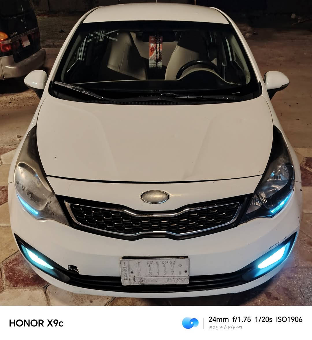 السعر.. 82 وبيها مجال.. *********** 

ريو 2014  خليجي 1600 سنوية جديدة مالكها نجف مداور ثاني يوم فول عدة الفتحة مكفولة من ضربة بيها صبغ 2قطعتين اثر طخة خارجية كير مكينة تبريد تدفئة كفالة كهربائيات كلها جاهزة حدادية تخم تاير جدد. 5 ويل كب  دواخل لونين كارتون
