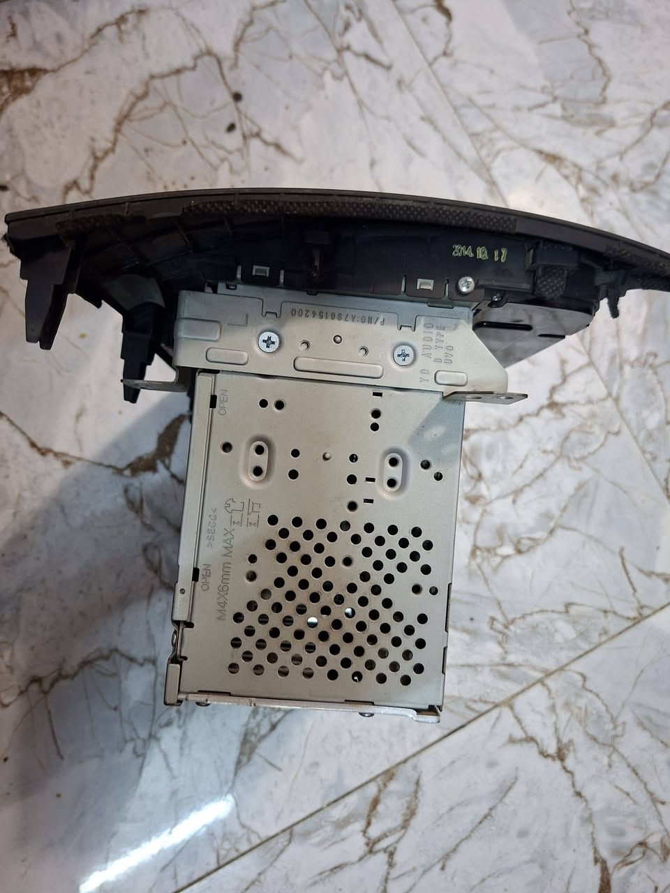 سلام عليكم عدي مسجل ابلادي مال فول شاشه لمس سيراتو  للبيع  جديد السعر ٧٠ الف ***********
