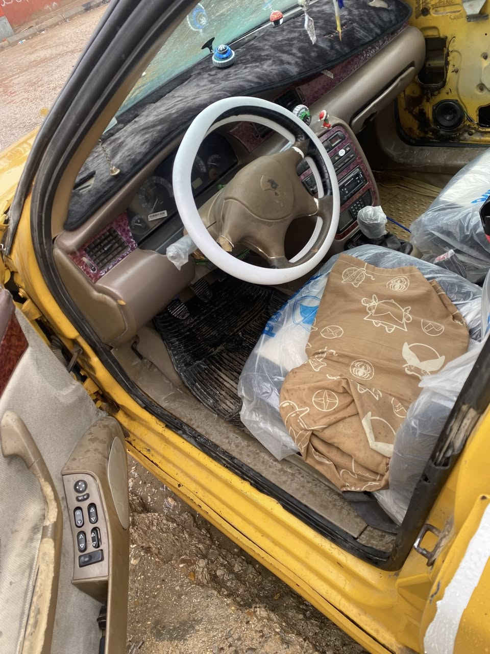 السلام عليكم سياره سمند مديل11 

توه مجفته راعيه موجود السنويه ل2028 

هيئه وغرامات مصفره بس الرقام فقط استلام

كهربائات كلهه شغاله لسياره حلوه مكينته 

تبريد شغال فقط يرادله غاز. السعر 20 ورقه وبيه مجال حك الجيه

((العنوان كربلاء شهداء سيف سعد )) 

 الاتصال ع رقم ***********
