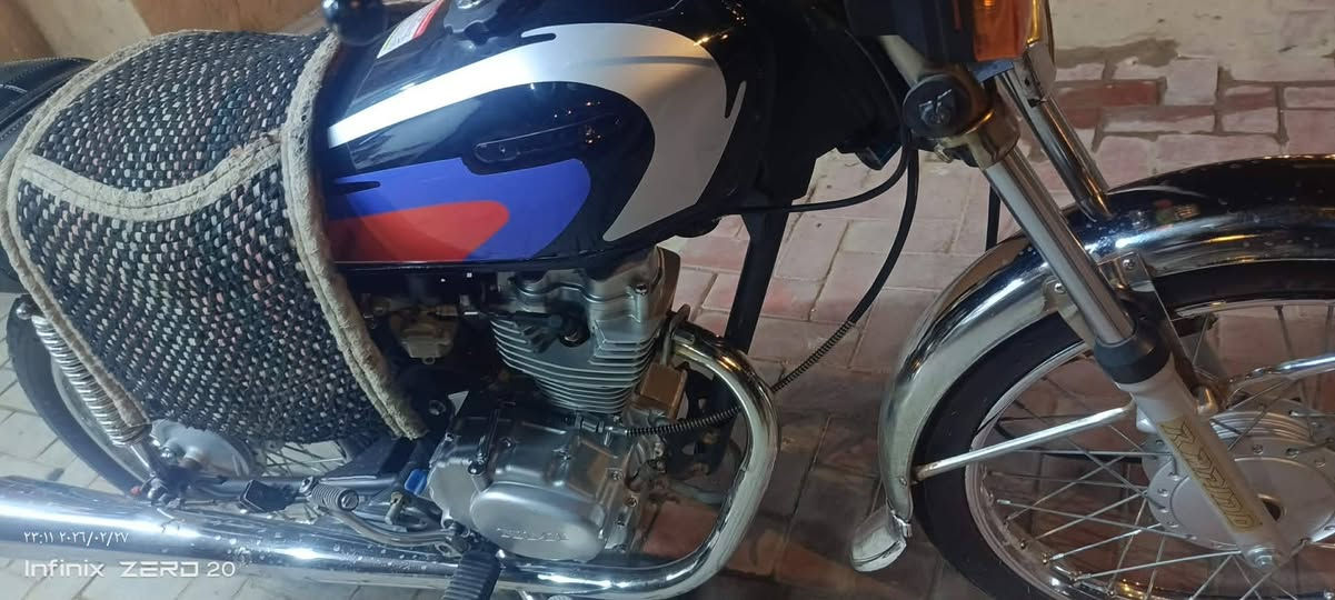 السلام عليكم 
الحلال للبيع شاصي١٧ والاغراض كلها٢٥
اليحب يقتنيها يدلل اتصال او الخاص مفتوح والواتساب مفتوح***********
