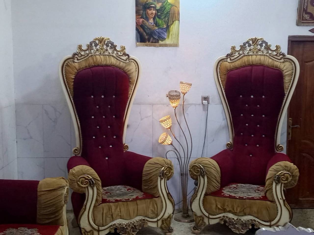 تخم ملكي تكمه نظيف جدا 10مقاعد ب275الف وبي مجال المكان الوشاش *********** يوجد توصيل  بكروة يوجد واتس اب
