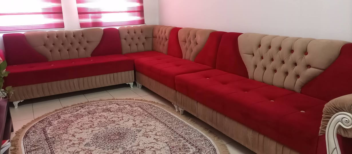 السلام عليكم 
كورنر 10 مقاعد نظيف للبيع ب 150 الف  للاستفسار الاتصال بالرقم  ***********
