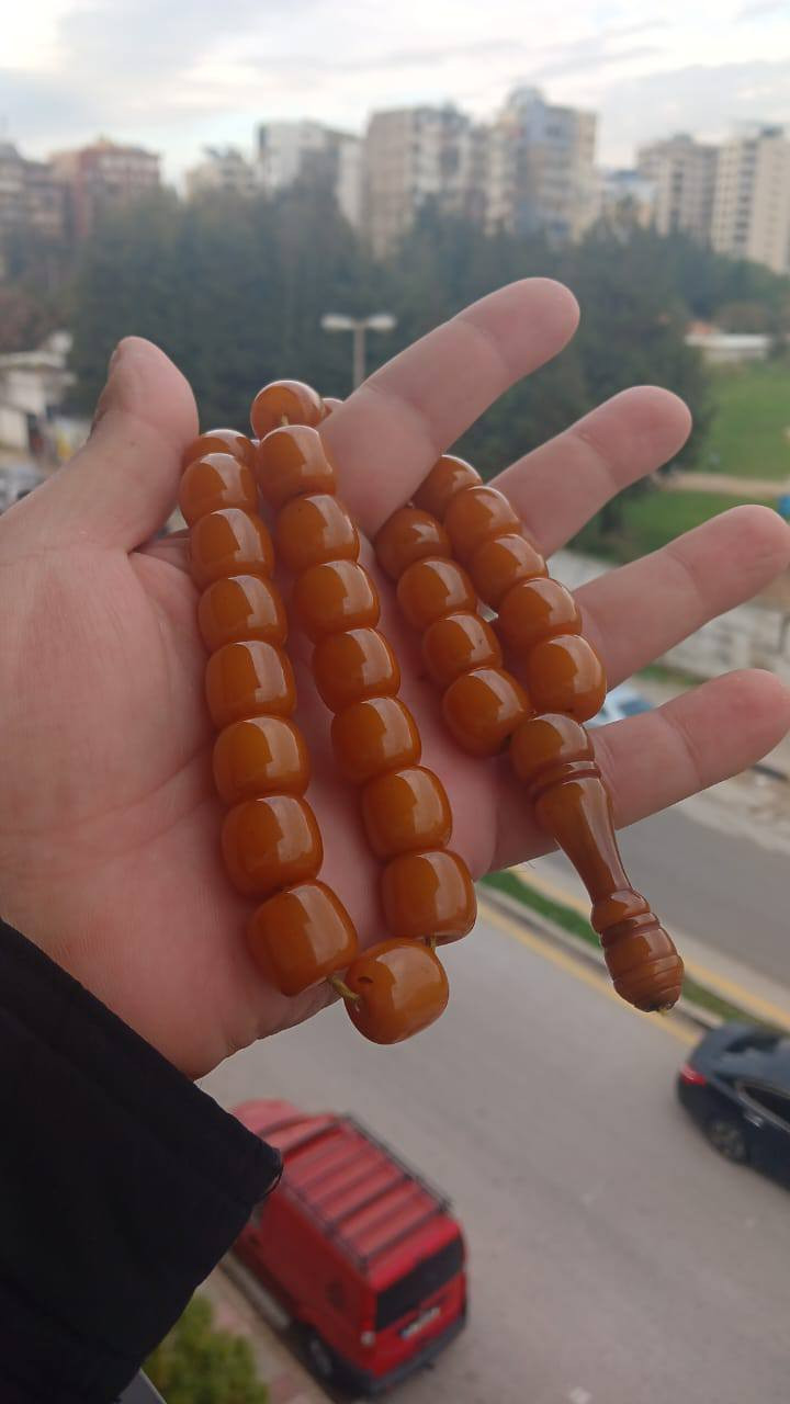 مسابح من زمن الاجداد خزين منزل
مسكي الماني انتيك بي خيط شويطة 
مع تمليكه الاساسية وكعب ميدنه من نوادر 
وزن المسباح 110 غرام صافي 
لون بسكوتي داكن 
عرق دمار بل كامل قطعة محروفة ونادرة الاقتناء


**إذا كنت صاحب هذا الإعلان وتريد حذفه لأي سبب، رجاءا أرسل رسالة إلى الدعم الفني**