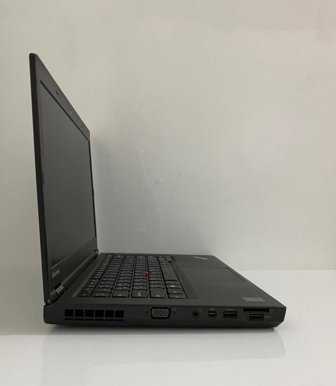 Lenovo ThinkPad T440p
 * المعالج: Core i5 الجيل الرابع
 * الرام: 8GB DDR3
 * التخزين: 120GB SSD
 * كرت الشاشة: Intel Graphics داخلي 4GB
 * الشاشة: 14 إنش
 * البطارية: جديدة
 * السعر : 180,000 دينار


**إذا كنت صاحب هذا الإعلان وتريد حذفه لأي سبب، رجاءا أرسل رسالة إلى الدعم الفني**