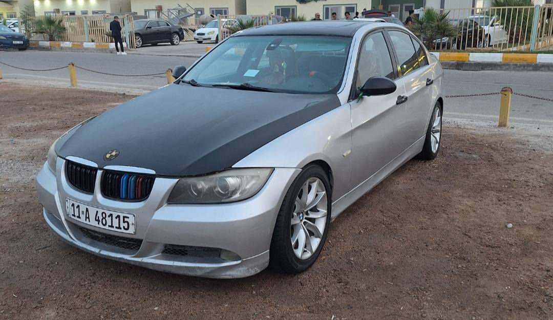 Bmwe90 موديل 2007 فول مواصفات
M3 محرك b30. 3000cc تنفس طبيعي n52 المرغوب نوزل قصيركير zfرياضي اوتماتيك وعادي 
سياره بيهه حادث صوره حادثهه ناشره مبدل بيهه بنيد وباب عكس السايق فقط بيهه صبغ بلقماره .سياره رياضيه تايراتهه تو سايز مال سباق حداديه كامله ودبلات من الطول للطول ناكتهه كله جديد تخم تاير جديد باتري جديد سياره تبريدهه ثلج كشنات جلد غرفتهه نضيفه وحلوه شاشه وفتحه تحكم ستيرن شفتات ترحيب بلبواب وبليدات صندوق كهربائي لايتات امامي عدسه اصفر وزنون وعين الشيطان بلاد 
سياره رقم بغداد مشروع وطني بسمي 
للبيع او للمراوس السعر 110 سياره بلسنويه لونين يعني هاذ شكلهه البلادي  تنفس طبيعي بدون تيربو مرغوبه بانزين عادي او محسن تمشي عليه ... تحياتي للجميع . ابو الخصيب, البصرة


**إذا كنت صاحب هذا الإعلان وتريد حذفه لأي سبب، رجاءا أرسل رسالة إلى الدعم الفني**