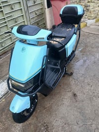 شباب دراجه شحن صقر الاحمر سبع بطاريات كهربايات كله شغاله وياه مرايات ج...