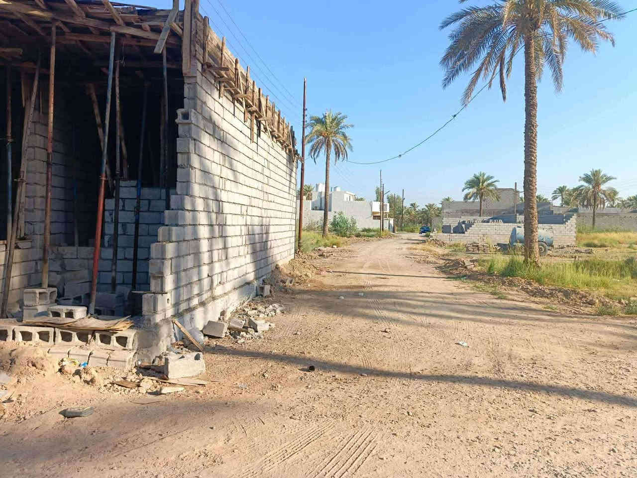 السلام عليكم ، بسعر جداً مناسب
قطعة ارض بسعر (14) مليون ((125)) متر 
الموقع : باب الدرب بالقرب من فلكه الأمين ومدرسه المساعي 
المساحة : 125 متر ، واجها ٨ وربع ونزال ١٥
•  زراعي سند ٢٥ ، مكاتبة + وكالة من صاحب السند مباشرتاً 
•  الخدمات كاملة ماء + كهرباء + اناره + شارع الرئيسي صب 
•  قريبة من الشارع العام جداً 
للتواصل على الرقم التالي : ***********
