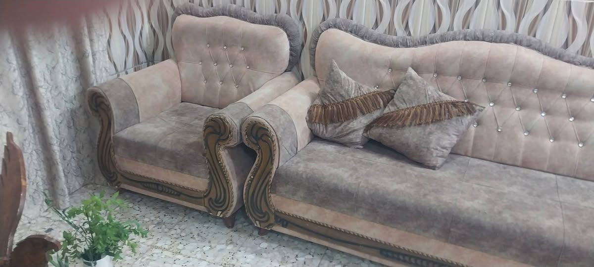 تخم قنفات عشر نفرات نظيف جدآ للبيع كربلاء اخير حي العامل قرب المول للتصال ***********
