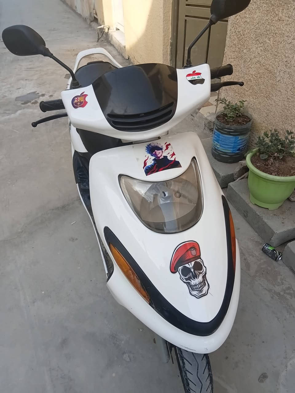 دولفين سرعة ١٤٠ الدراجة مفولة من كلشي سلف هندر يعني الدراجة رمبة قطع غيار وياهة زوج تايرات بطارية وكابريتر يابانية السعر ٣٠٠ الف بيهة مجال رقمي ***********
