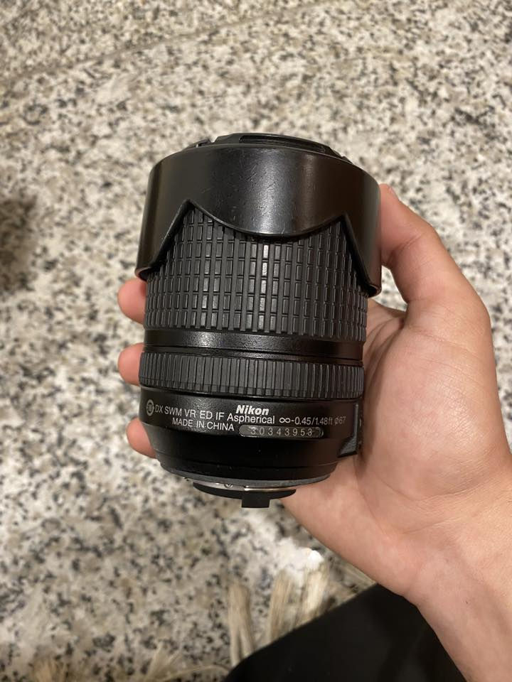 سلام عليكم للبيع كامرة نيكون D7200
للبيع استخدام شخصي
نظافته 95‎%‎
عدسته 18-140 VR KIT
واي فاي 
بعدها بحالة الوكالة 
غراضها كاملة 
للاستفسار *********** واتساب
