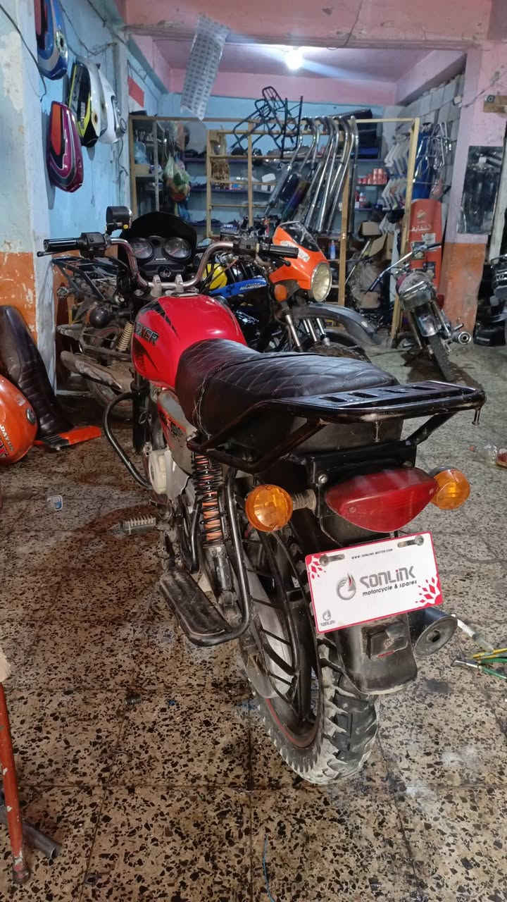 سلام عليكم ..... مكلف بالنشر
دراجه بوكسر جبلي موديل 2020 مكينه مامفتوحة
اوراق اصولية سعرها 900 وبيها مجال مكاني ديالى قضاء بلدروز 
رقم صاحب الدراجه ‏‪***********‬‏
