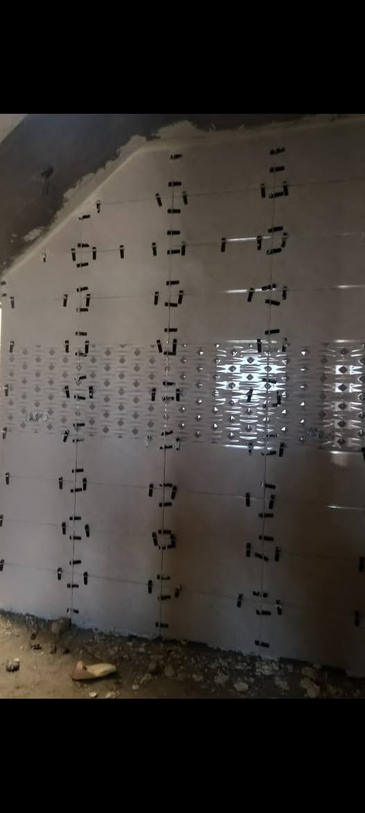 السلام عليكم خلفة سيراميك متفرغ وهاذه عملي ومن الله التوفيق ***********
