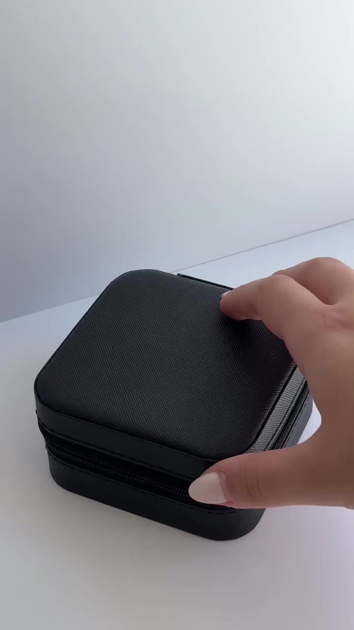 توفر علبه اكسسورات سعر 3 
 متوفر بلون اسود فقط 
متوفر توصيل داخل النعمانيه


**إذا كنت صاحب هذا الإعلان وتريد حذفه لأي سبب، رجاءا أرسل رسالة إلى الدعم الفني**