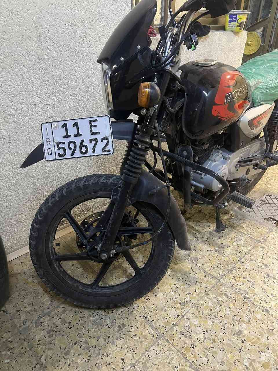 السلام عليكم بوكسر موديل 23 نازله شهر 12مرقمه لوحات وسنويه إنكليزي باسمي تحويل ثاني يوم ماشيه 10الف مكاني بغداد الشعله دراجه ابد ما مشتغله دلفري 

متواجد واتساب ماسنجر 
***********
